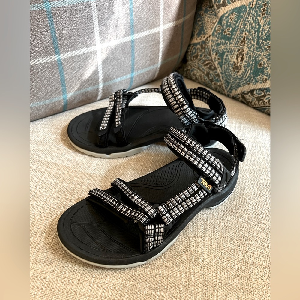 Next to new Teva Sandals